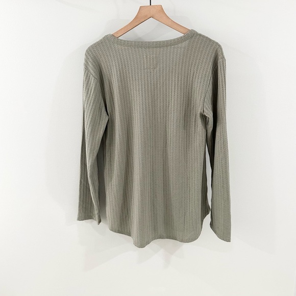 Chaser Waffle Knit V-Neck Tunic Light Olive Size Medium - Picture 8 of 8